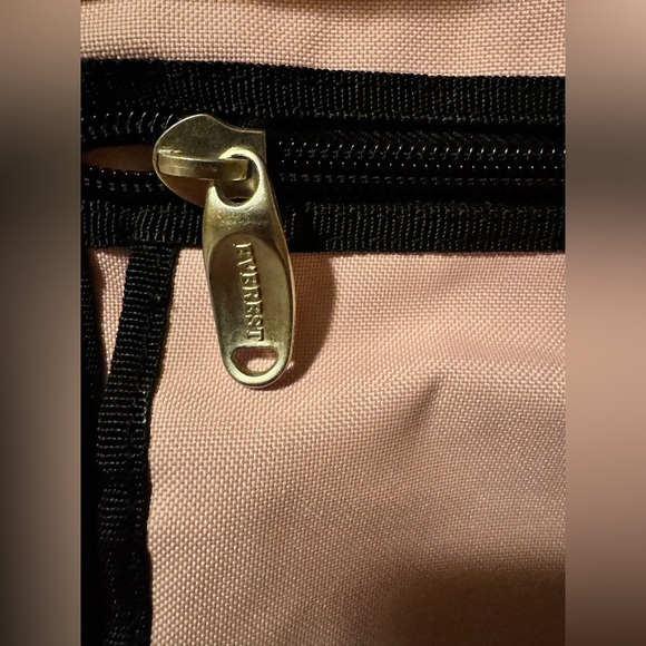 Everest Messenger Bag Medium Pink - Picture 15 of 16